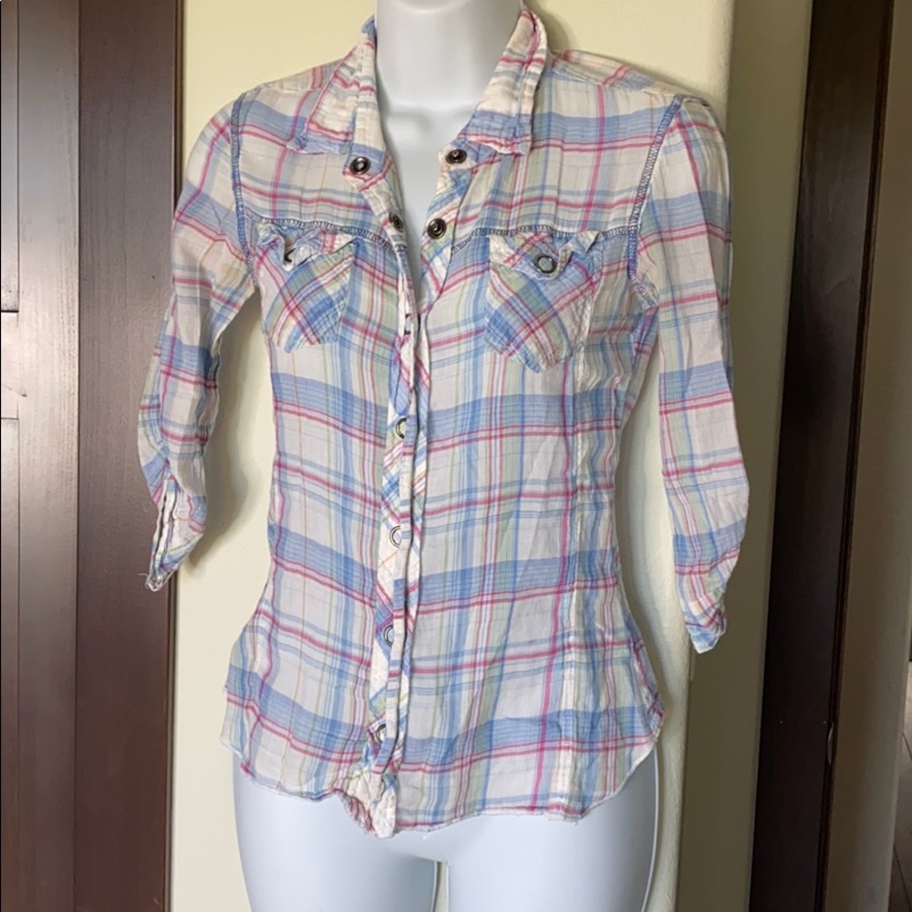 Lightweight plaid button up